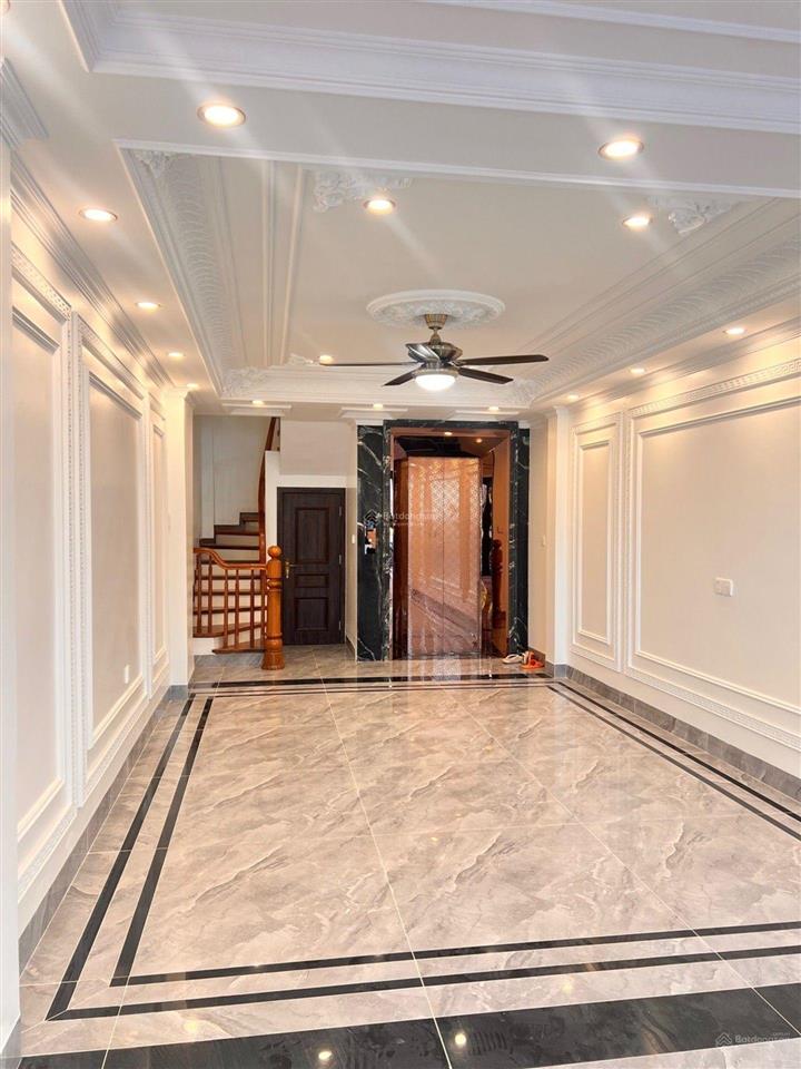 Bán nhà 7 tầng thang máy xịn, dt 50m2 vị trí mặt phố hồng tiến. ở kd, làm vp giá nhỉnh 26 tỷ có tl