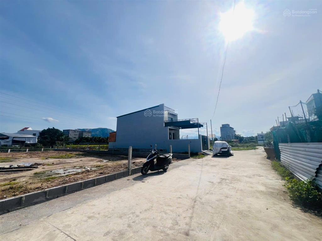 Bán đất tại thôn tây, p.bắc nha trang(vĩnh phương cũ), 606.1m2(thổ), 14triệu/m2,có thể phân 45 lô