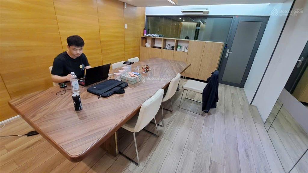 Cần cho thuê nhà mặt tiền nguyên căn 5 tầng, giá 59tr/tháng