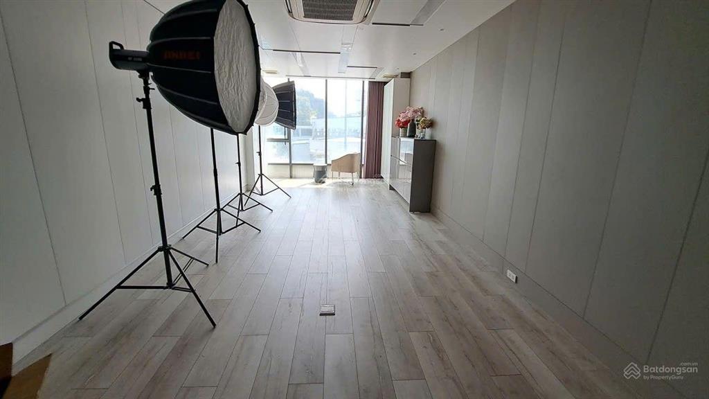 Cần cho thuê nhà mặt tiền nguyên căn 5 tầng, giá 59tr/tháng