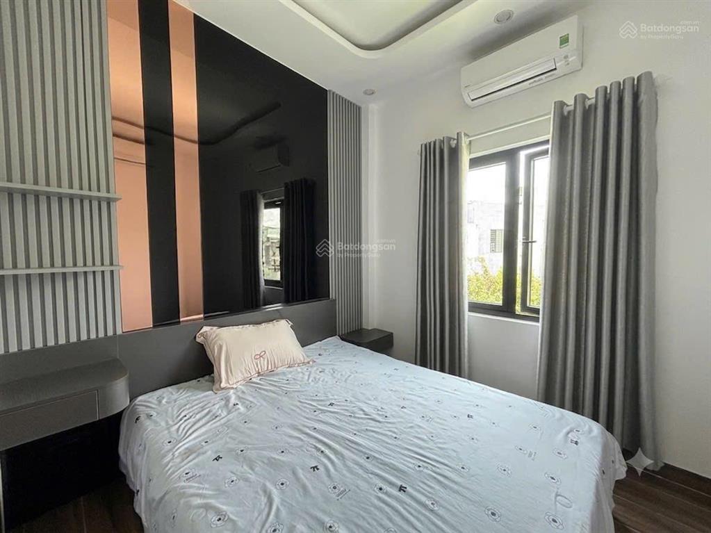 Cho thuê nhà nguyên căn hoàng văn thái  kiệt ô tô
