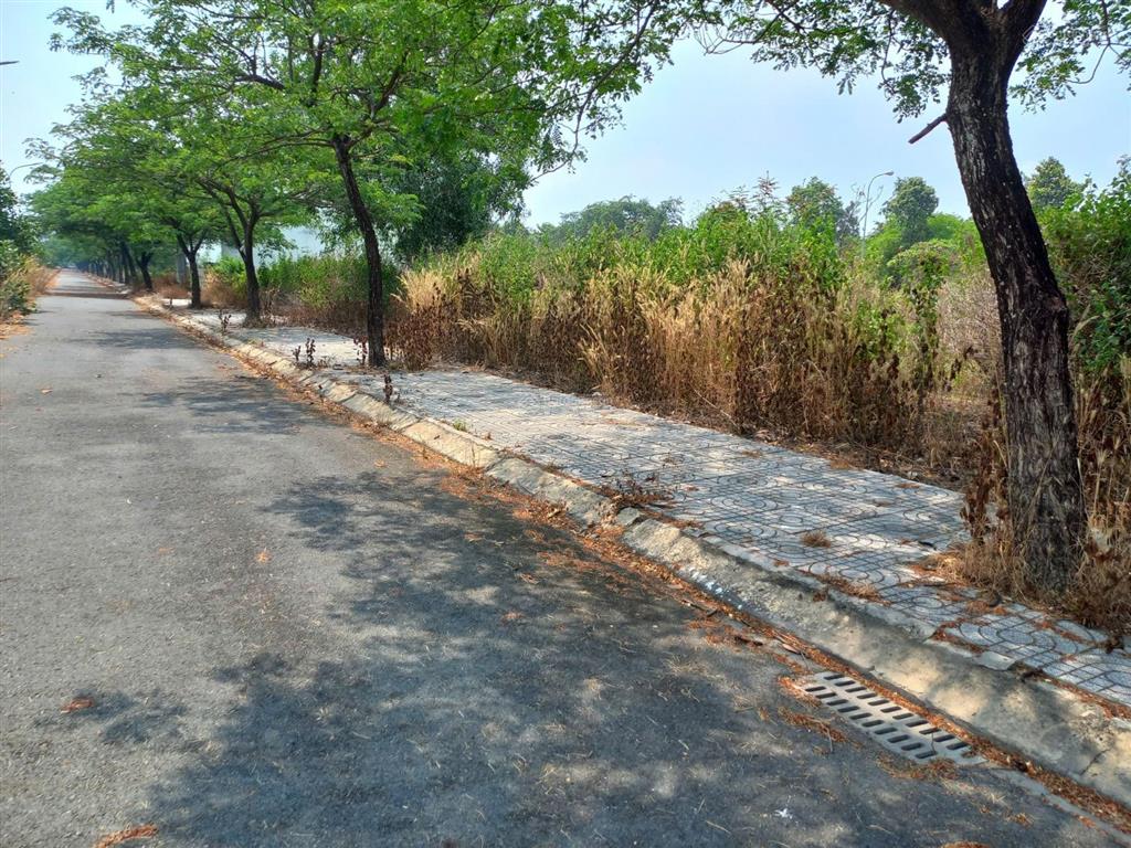 Bán đất làng sen việt nam lô g1 gần hồ diện tích 85m2 sổ hồng riêng giá 1.3 tỷ