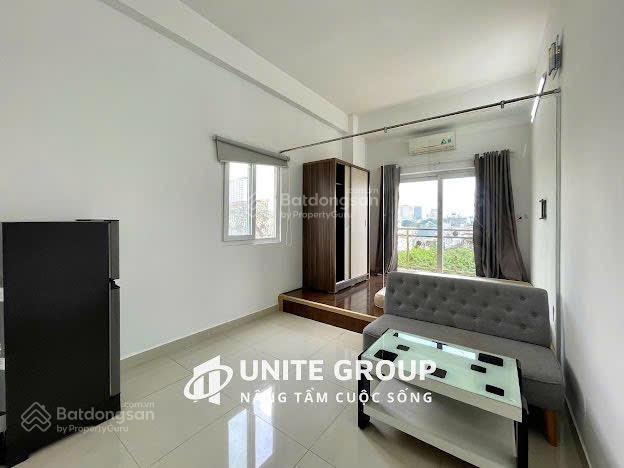 Phòng ban công quận 4 ngay nguyễn khoái full nội thất rộng rãi