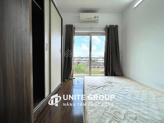 Phòng ban công quận 4 ngay nguyễn khoái full nội thất rộng rãi