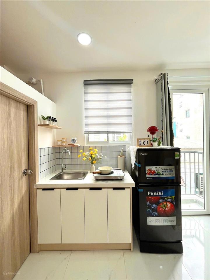 Phòng mới ngay tôn đản quận 4 có ban công full nội thất