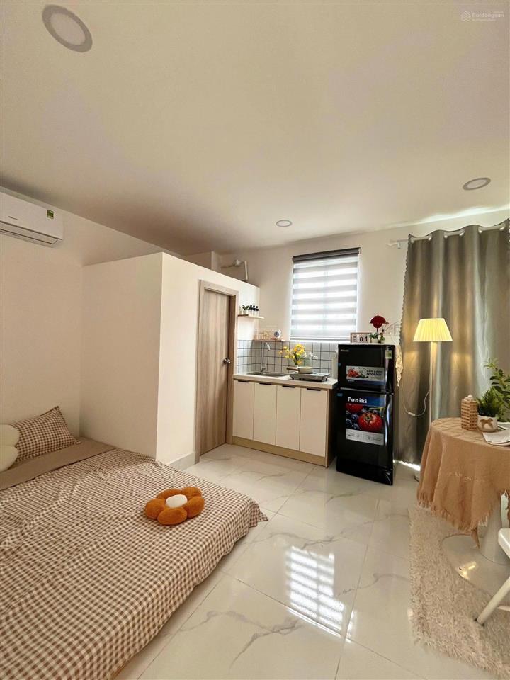 Phòng mới ngay tôn đản quận 4 có ban công full nội thất