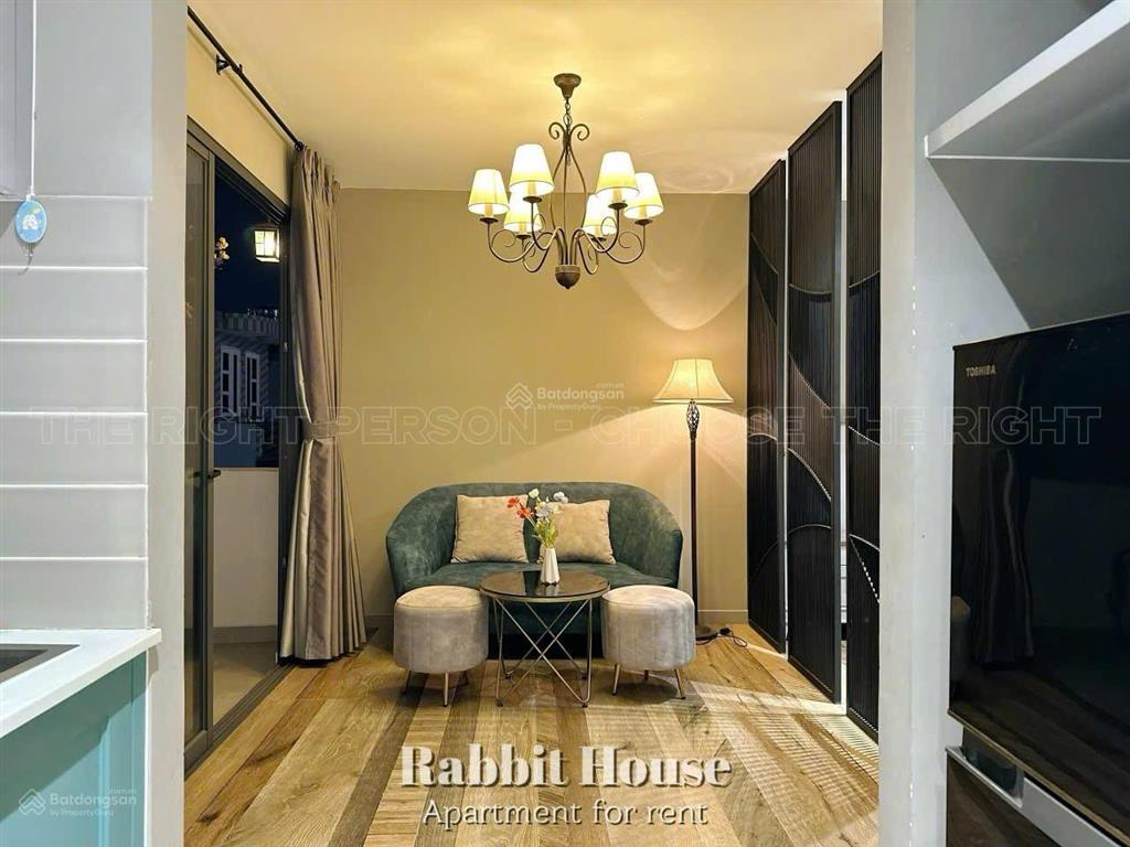 Cho thuê căn hộ penthouse quận 1 ban công full nội thất