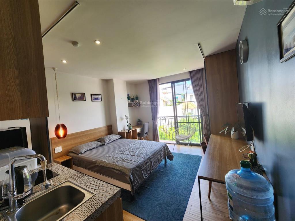 Trống phòng quận 10 ban công full nội thất decor đẹp