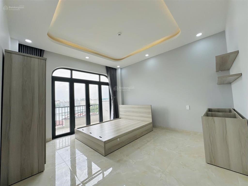 Dương quảng hàm rộng  ban công  full nội thất  thang máy