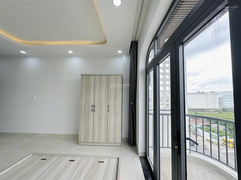 Dương quảng hàm rộng  ban công  full nội thất  thang máy