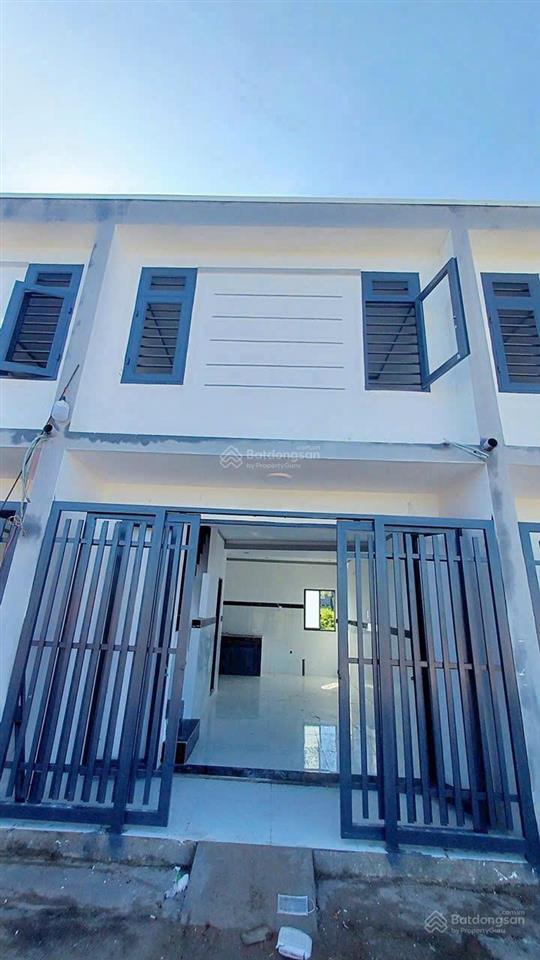Cần tiền bán gấp căn nhà nằm ngay chợ thạnh phú