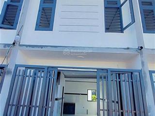 Cần tiền bán gấp căn nhà nằm ngay chợ thạnh phú