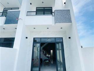 Cần tiền hạ giá bán gấp nhà 1 trệt 1 lầu nằm ngay cầu bạch đằng 2