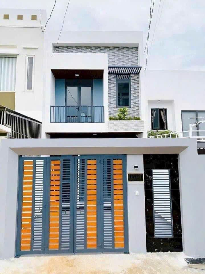 Chính chủ cần bán gấp nhà 1 trệt 1 lầu sổ riêng thổ cư nằm gần cây xăng 75  đồng khởi