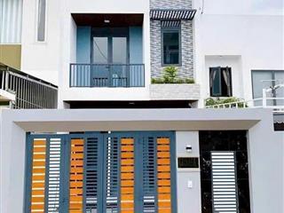 Chính chủ cần bán gấp nhà 1 trệt 1 lầu sổ riêng thổ cư nằm gần cây xăng 75  đồng khởi