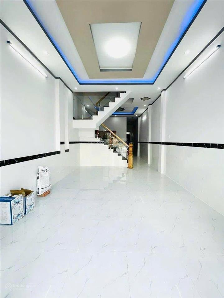 Chính chủ cần bán gấp nhà 1 trệt 1 lầu sổ riêng thổ cư nằm gần cây xăng 75  đồng khởi