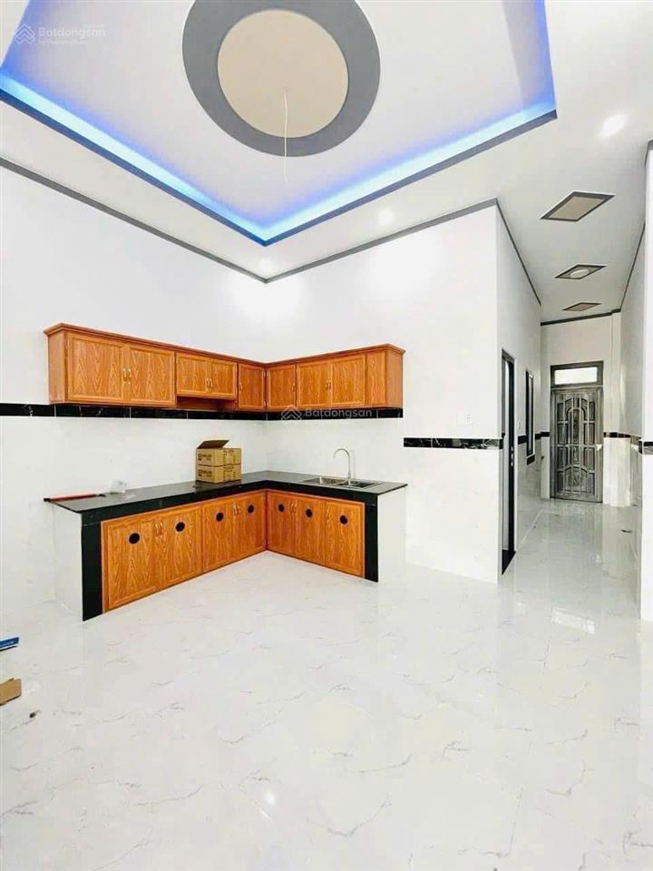 Chính chủ cần bán gấp nhà 1 trệt 1 lầu sổ riêng thổ cư nằm gần cây xăng 75  đồng khởi