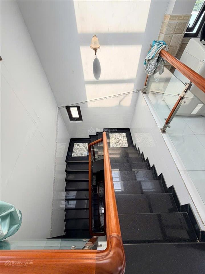 Nhà mặt tiền đường 10m giá rẻ hơn trong hẻm  diện tích 4.1m x 27 đúc 3 tấm , kinh doanh buôn bán