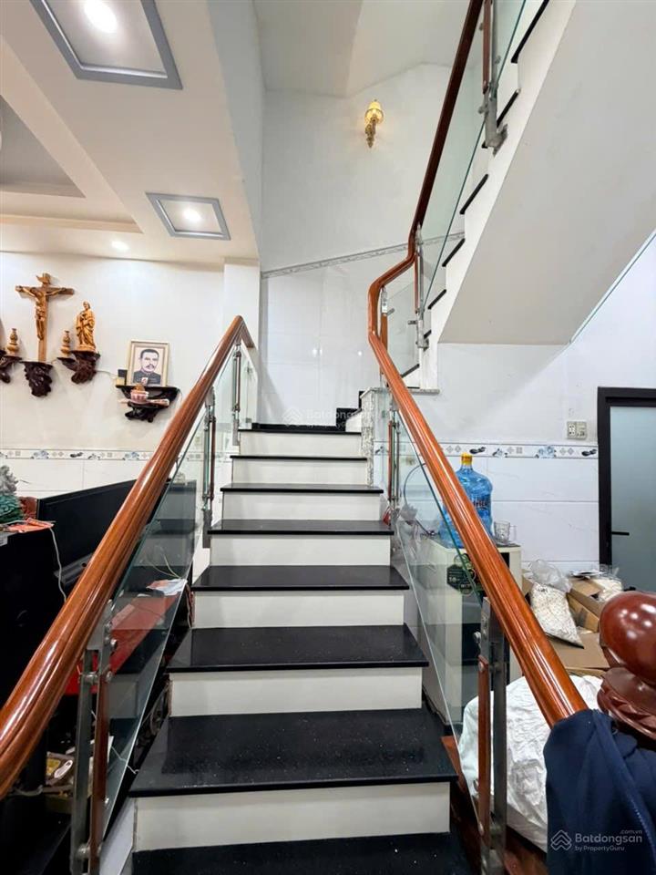 Nhà mặt tiền đường 10m giá rẻ hơn trong hẻm  diện tích 4.1m x 27 đúc 3 tấm , kinh doanh buôn bán