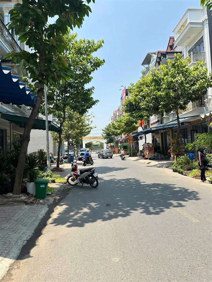 Giảm 200tr bán nhanh lô đất mặt tiền trục chính, kinh doanh buôn bán kín