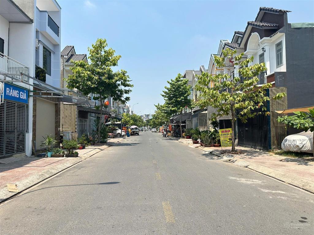 Giảm 200tr bán nhanh lô đất mặt tiền trục chính, kinh doanh buôn bán kín