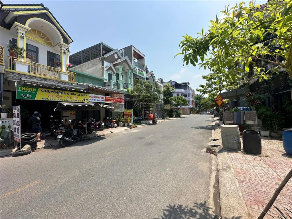 Giảm 200tr bán nhanh lô đất mặt tiền trục chính, kinh doanh buôn bán kín