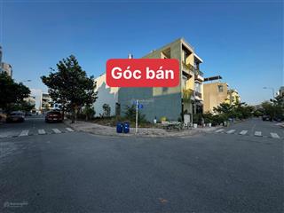 Giảm 300tr bán nhanh lô góc siêu đẹp, đất trong khu gần làng đhqg tp. hcm