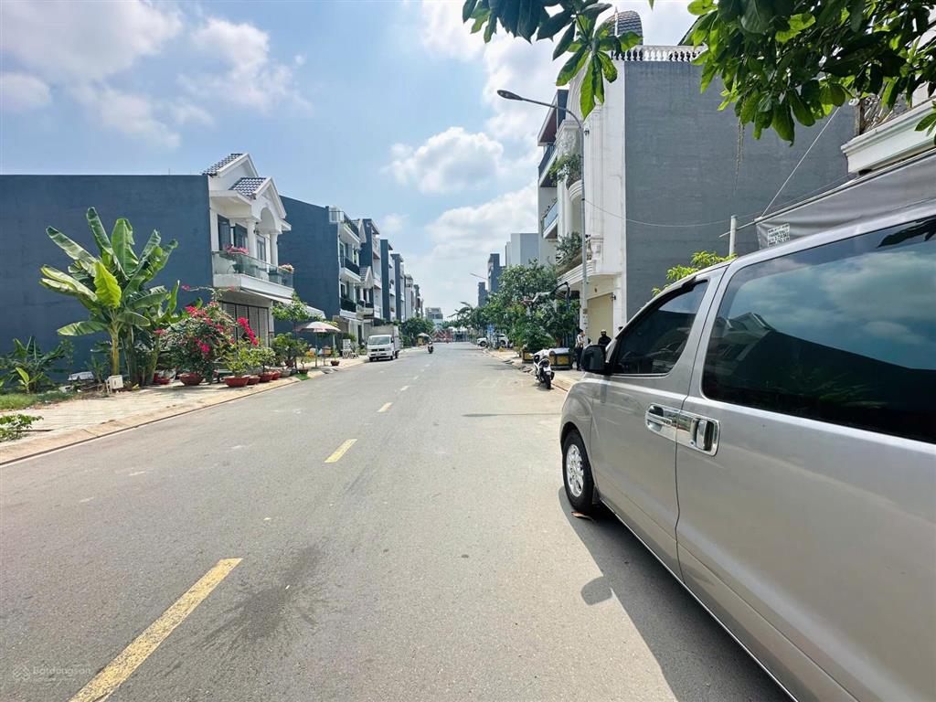 1 cặp siêu đẹp trục chính kdc an phú, không có cặp thứ 2