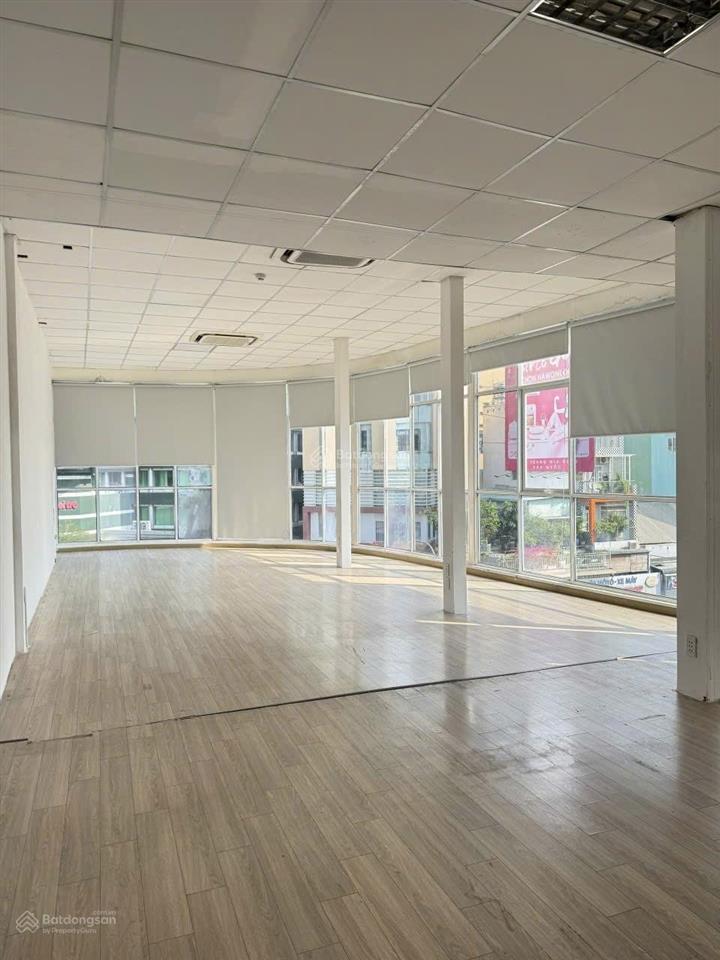 Văn phòng phú nhuận 88m2 giá 23,5 triệu/tháng tòa nhà hoàng văn thụ
