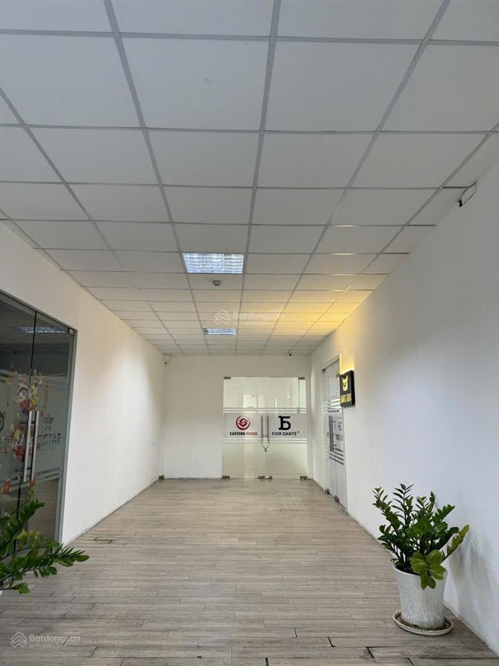Văn phòng phú nhuận 88m2 giá 23,5 triệu/tháng tòa nhà hoàng văn thụ