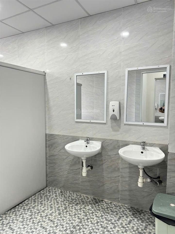 Văn phòng phú nhuận 88m2 giá 23,5 triệu/tháng tòa nhà hoàng văn thụ