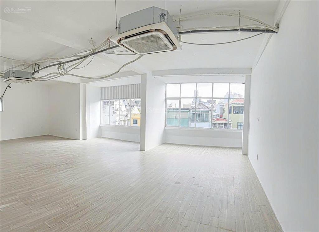 Văn phòng phú nhuận 88m2 giá 23,5 triệu/tháng tòa nhà hoàng văn thụ