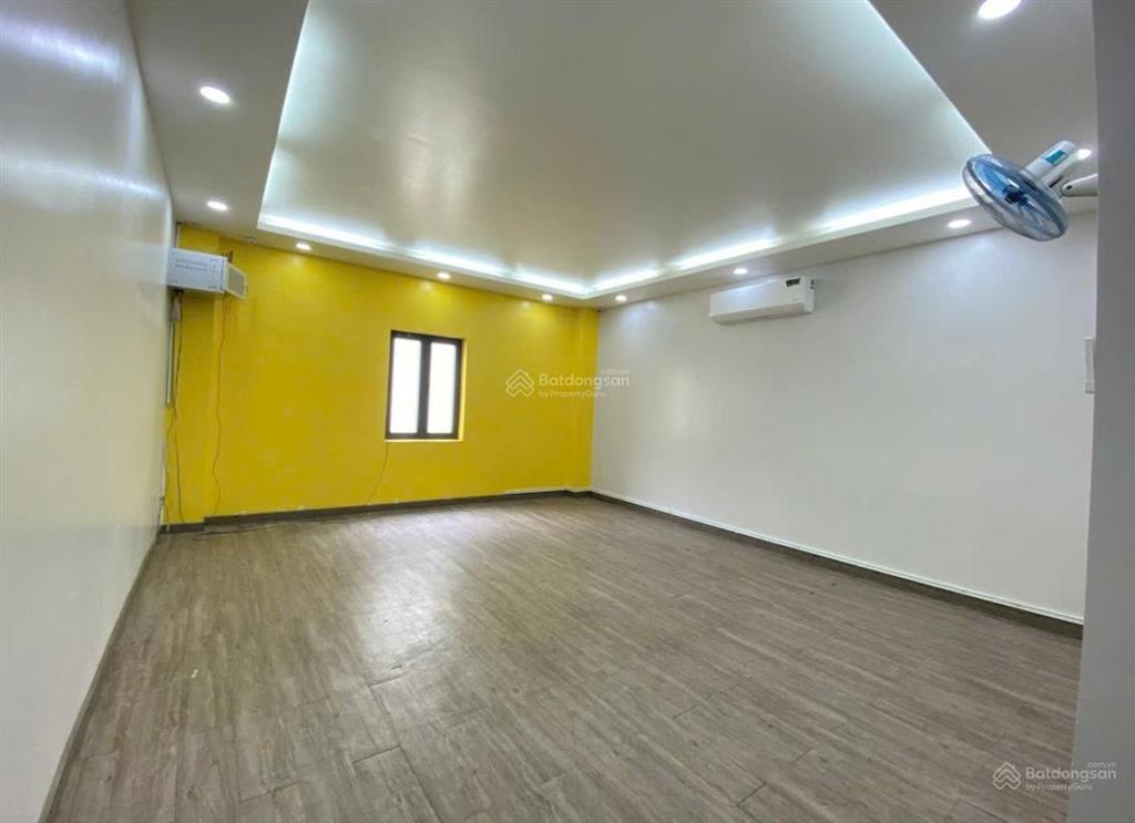 Văn phòng giờ tự do 24/7 mặt tiền trường sơn 65m2 giá 9,5 triệu/tháng khu sân bay