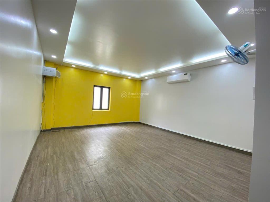 Văn phòng giờ tự do 24/7 120m2 giá 19 triệu/tháng mặt tiền trường sơn khu sân bay