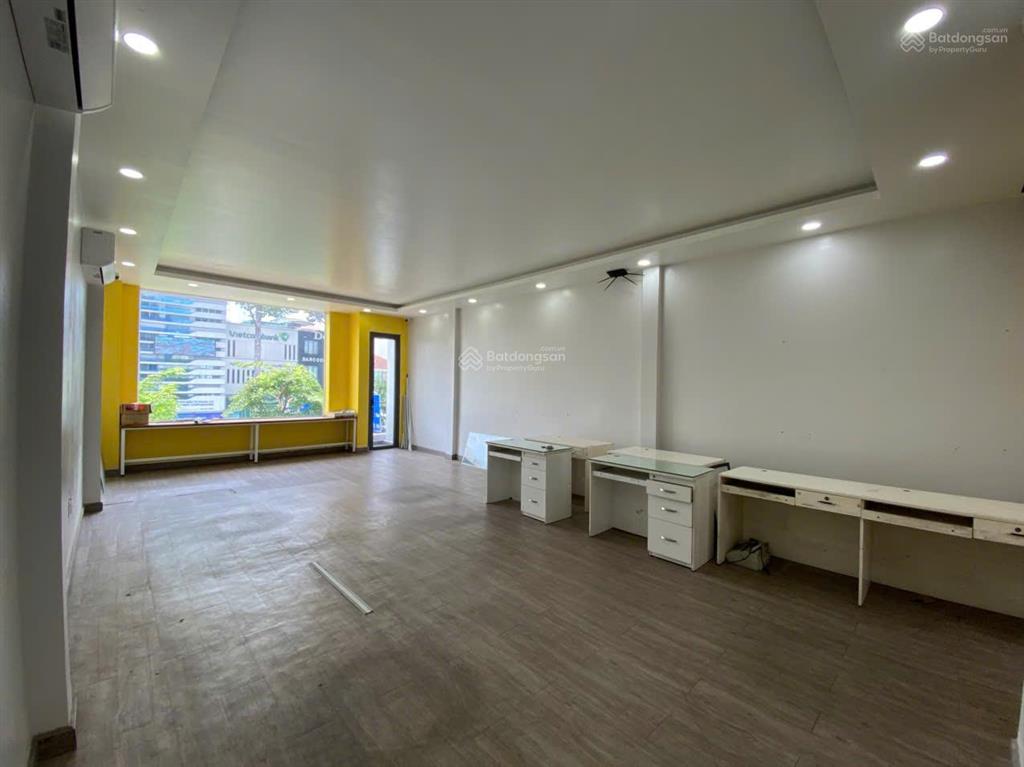 Văn phòng giờ tự do 24/7 120m2 giá 19 triệu/tháng mặt tiền trường sơn khu sân bay