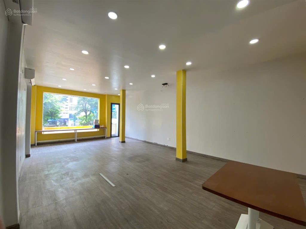 Văn phòng giờ tự do 24/7 120m2 giá 19 triệu/tháng mặt tiền trường sơn khu sân bay