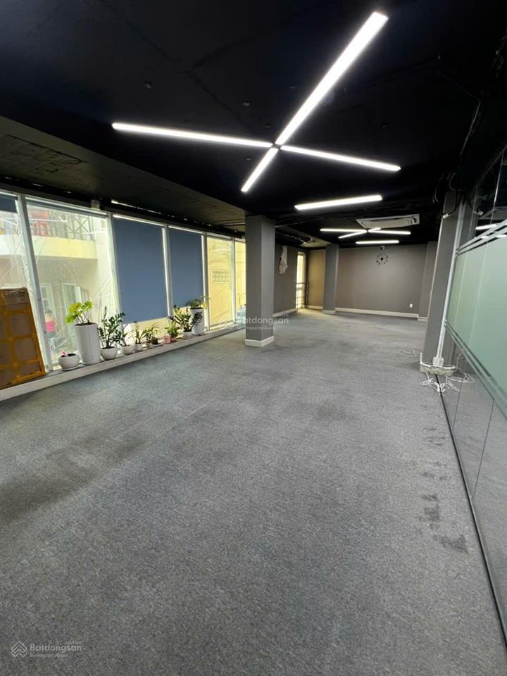 Văn phòng quận 10, 120m2 giá 35 triệu tòa nhà cao cấp đường 3/2