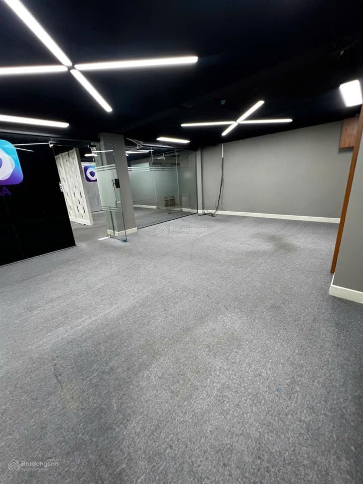 Văn phòng quận 10, 120m2 giá 35 triệu tòa nhà cao cấp đường 3/2