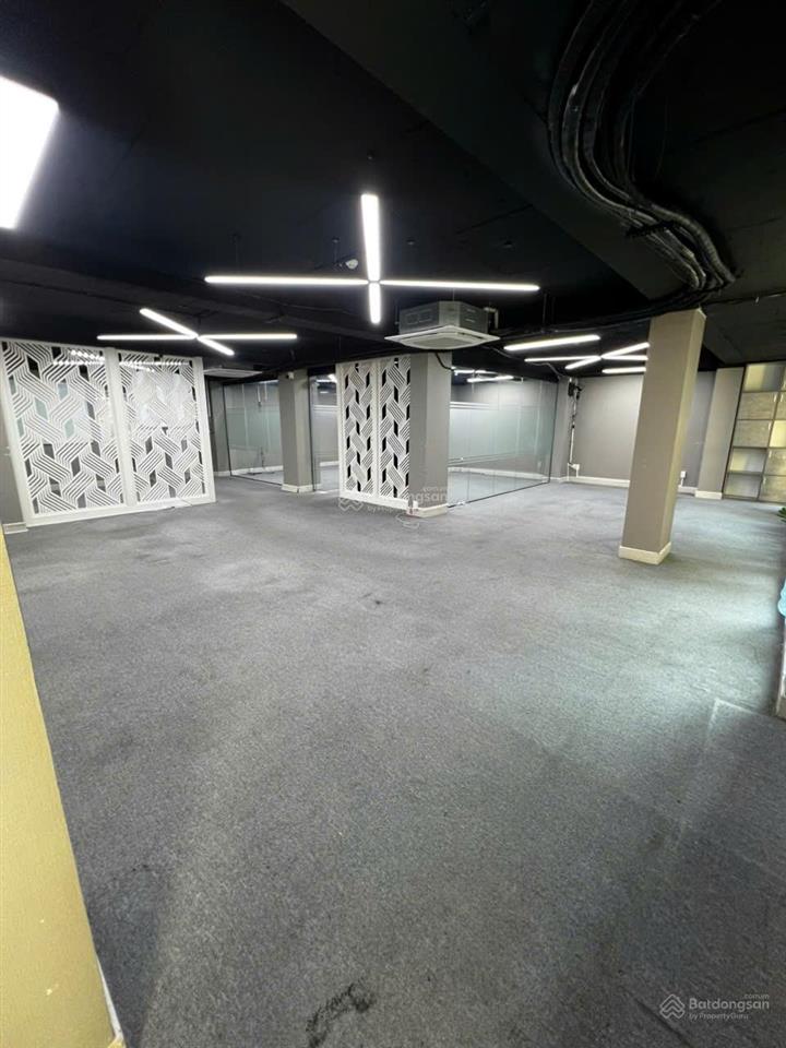 Văn phòng quận 10, 120m2 giá 35 triệu tòa nhà cao cấp đường 3/2