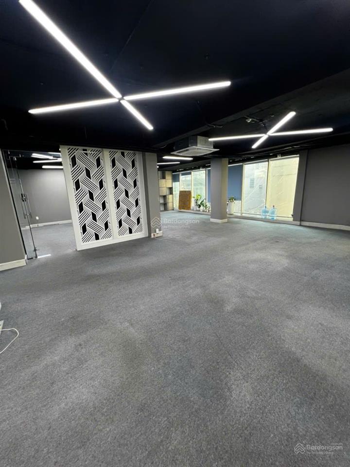 Văn phòng quận 10, 120m2 giá 35 triệu tòa nhà cao cấp đường 3/2