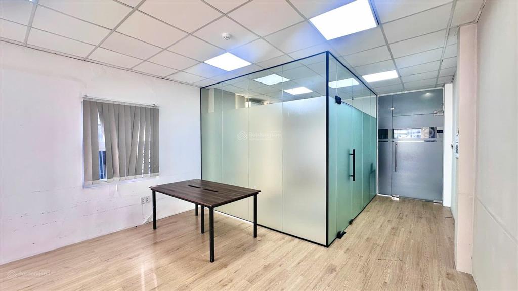 Văn phòng q3 giá 32 triệu 90m2 tòa nhà võ văn tần đoạn 2 chiều
