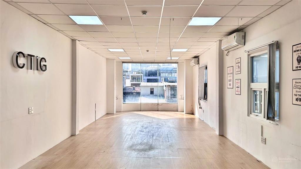 Văn phòng q3 giá 32 triệu 90m2 tòa nhà võ văn tần đoạn 2 chiều