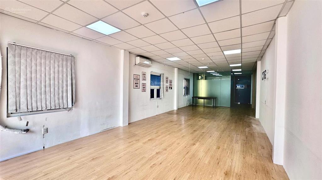 Văn phòng q3 giá 32 triệu 90m2 tòa nhà võ văn tần đoạn 2 chiều