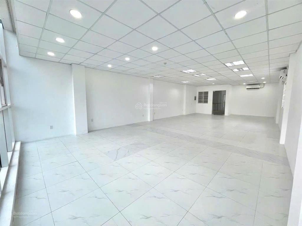 Văn phòng khu k300, giờ tự do 95m² giá 19 triệu/tháng tòa nhà đường c18, gần sân bay