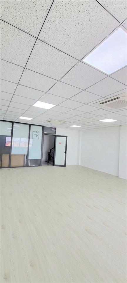Văn phòng 50m2 giá 12,5 triệu/tháng thép mới, tòa nhà k300, p12, tân bình