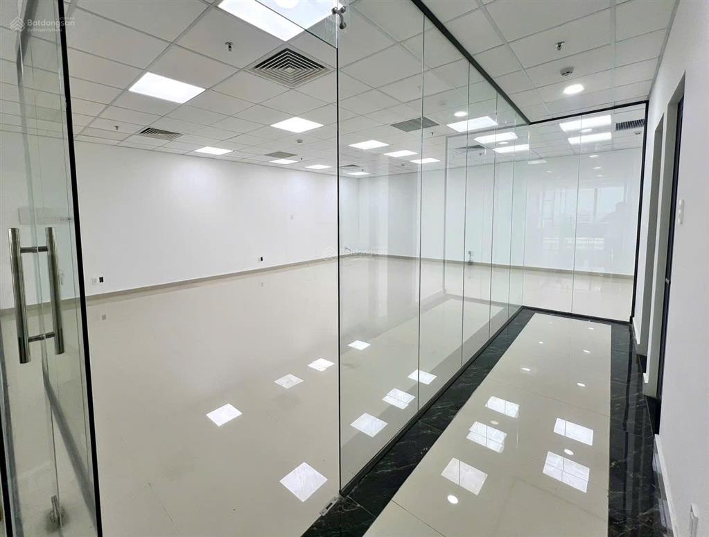 Văn phòng khu sân bay giờ tự do 24/7, 80m2 giá 23 triệu/tháng tòa nhà hát giang