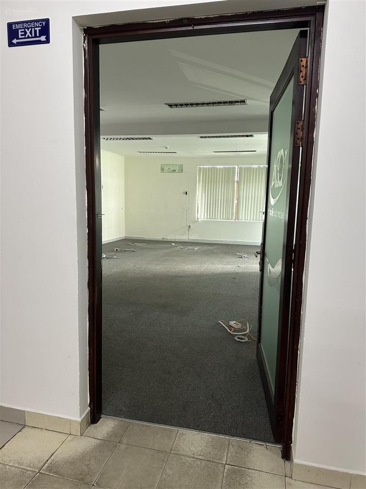 Văn phòng 75m2 giá 15 triệu/tháng tòa nhà vp mặt tiền trường sơn khu sân bay