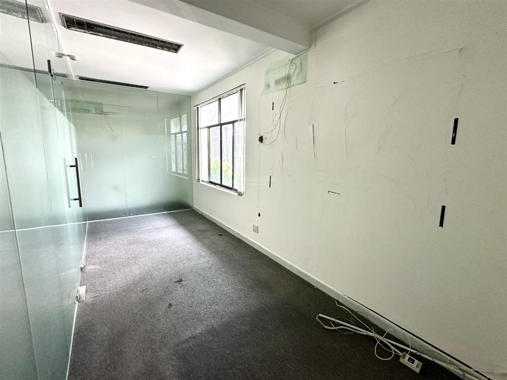 Văn phòng 75m2 giá 15 triệu/tháng tòa nhà vp mặt tiền trường sơn khu sân bay