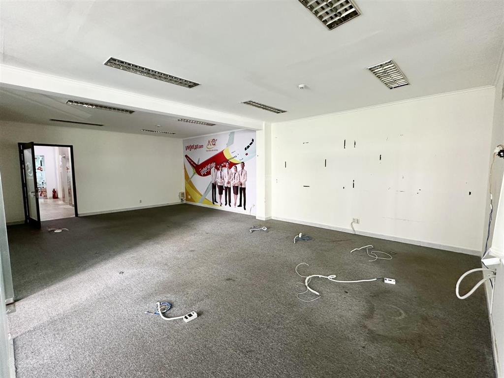 Văn phòng 75m2 giá 15 triệu/tháng tòa nhà vp mặt tiền trường sơn khu sân bay
