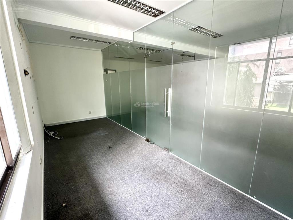 Văn phòng 75m2 giá 15 triệu/tháng tòa nhà vp mặt tiền trường sơn khu sân bay